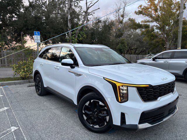 Used 2024 Kia Sorento S image 5