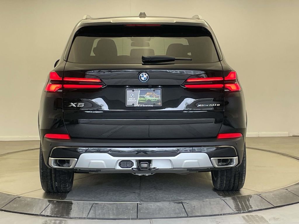 New 2026 BMW X5 xDrive50e w/ Executive Package AWD/4WD image 4