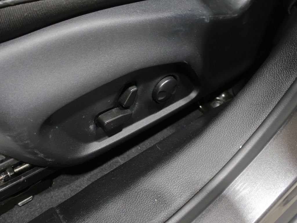 Certified 2022 Jeep Compass Limited w/ Sun and Sound Group image 13