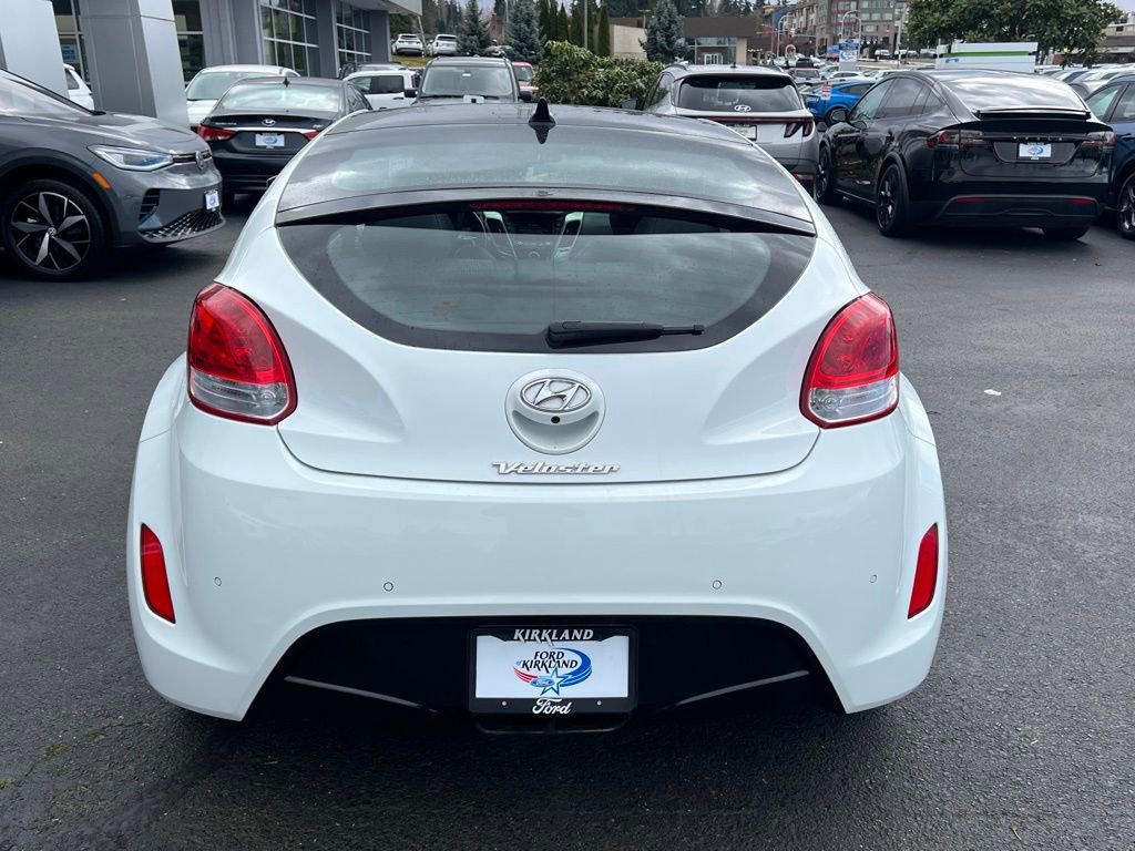 Used 2015 Hyundai Veloster Base w/ Option Group 03 image 8