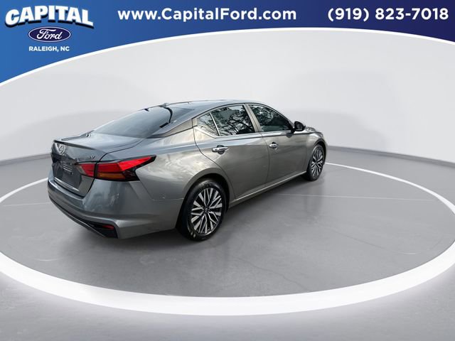 Used 2024 Nissan Altima 2.5 SV FWD image 8