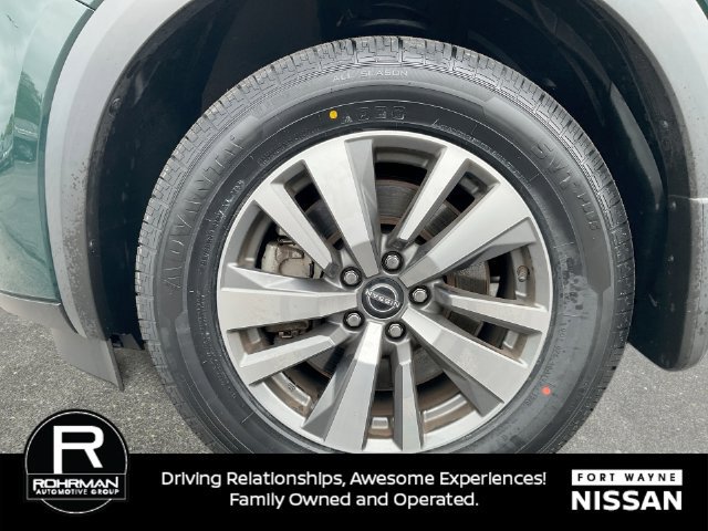 Used 2024 Nissan Pathfinder SL AWD/4WD image 11