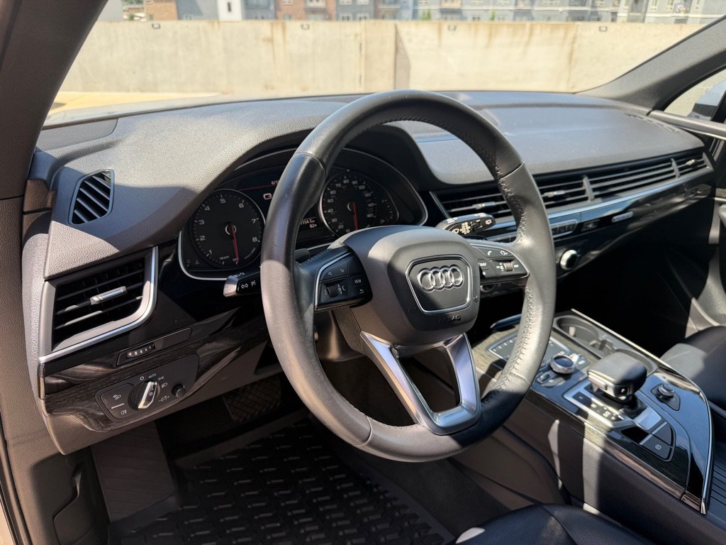 Used 2019 Audi Q7 3.0T Premium w/ Convenience Package AWD/4WD image 11