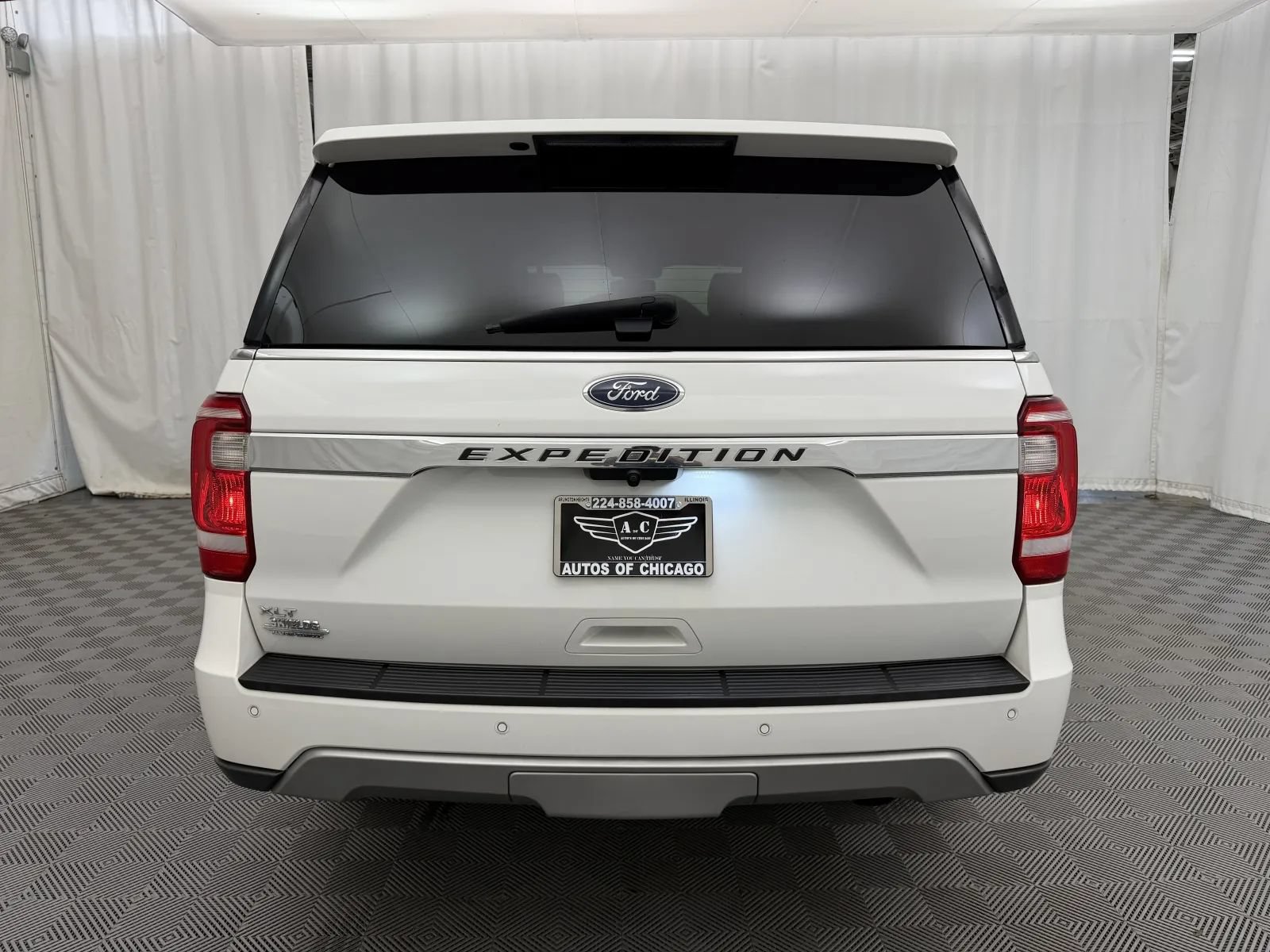 Used 2020 Ford Expedition XLT w/ Equipment Group 202A AWD/4WD image 7