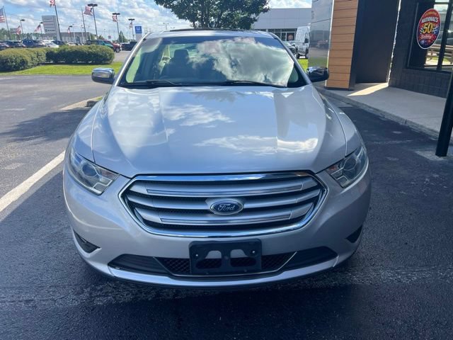 Used 2018 Ford Taurus Limited FWD image 3