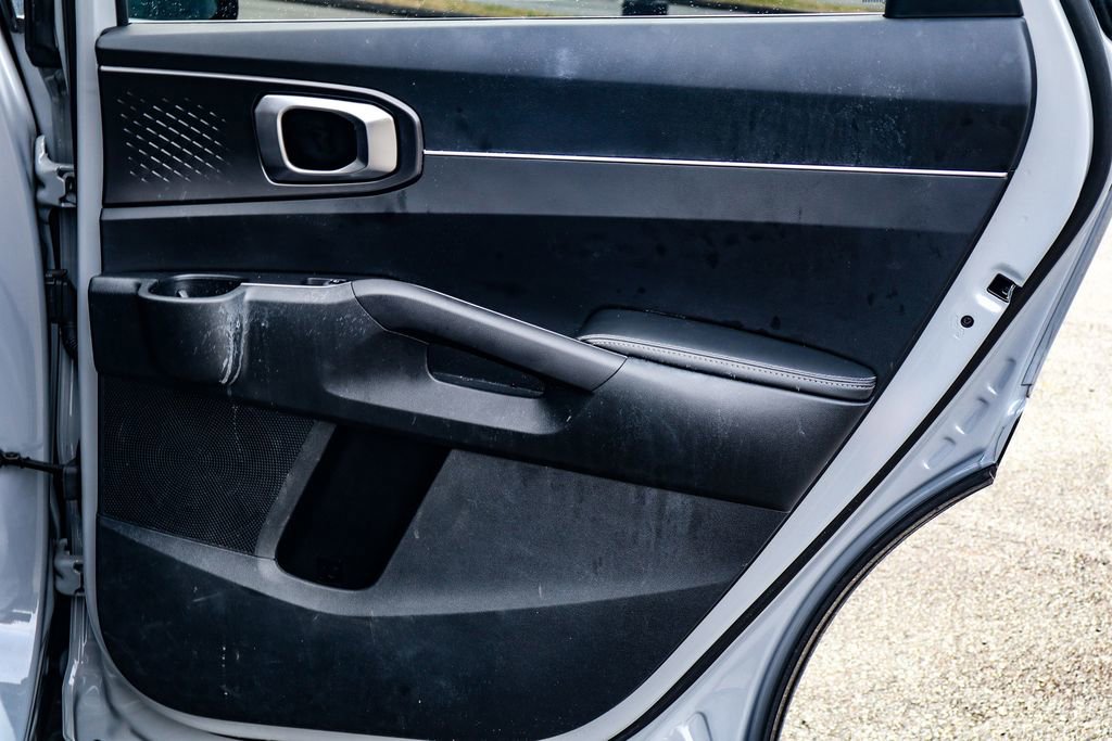 Used 2025 Kia Sorento S w/ Panoramic Sunroof Package image 40