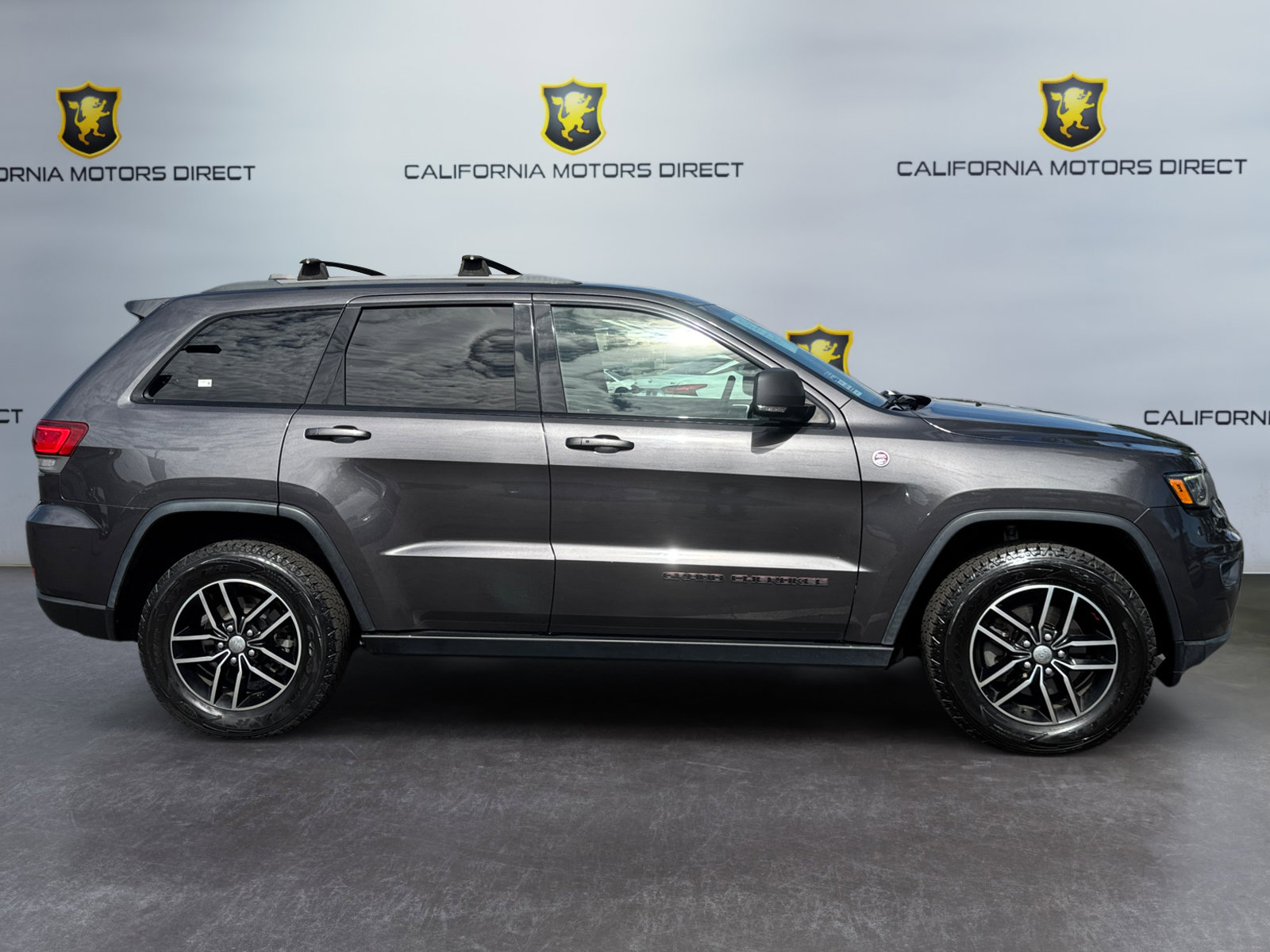 Used 2017 Jeep Grand Cherokee Trailhawk w/ Trailhawk Luxury Group AWD/4WD image 6