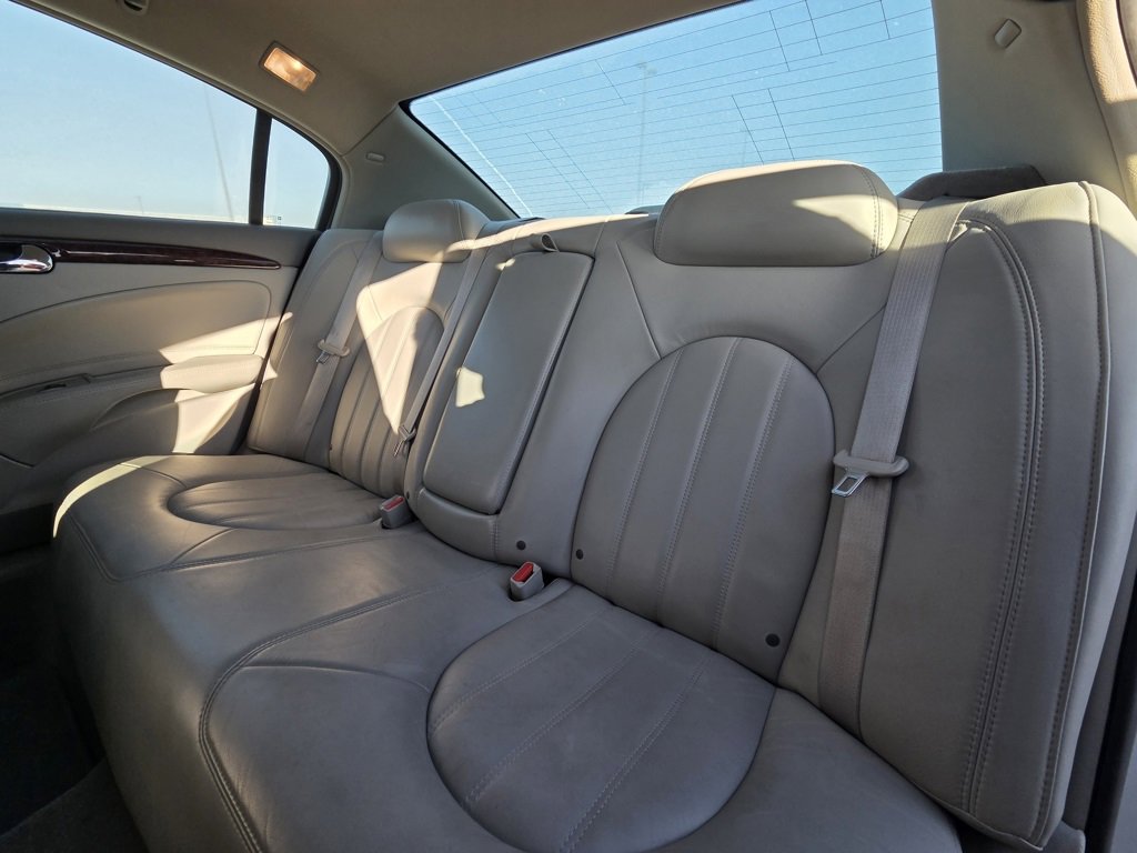 Used 2007 Buick Lucerne CXL w/ Luxury Package image 23