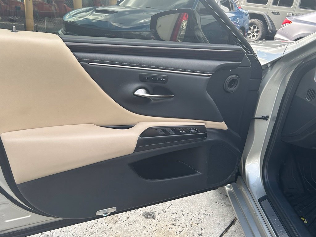 Used 2020 Lexus ES 350 w/ Premium Package FWD image 15