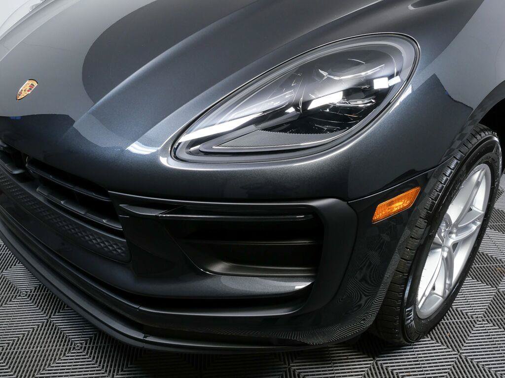 Certified 2026 Porsche Macan Turbo AWD/4WD image 36