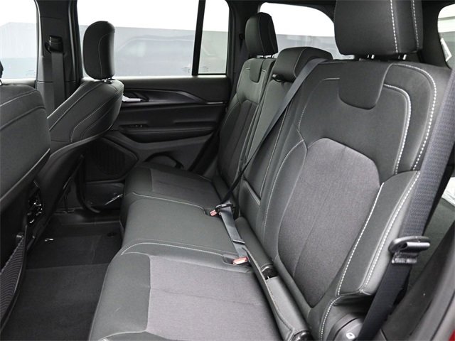 New 2025 Jeep Grand Cherokee Laredo image 16