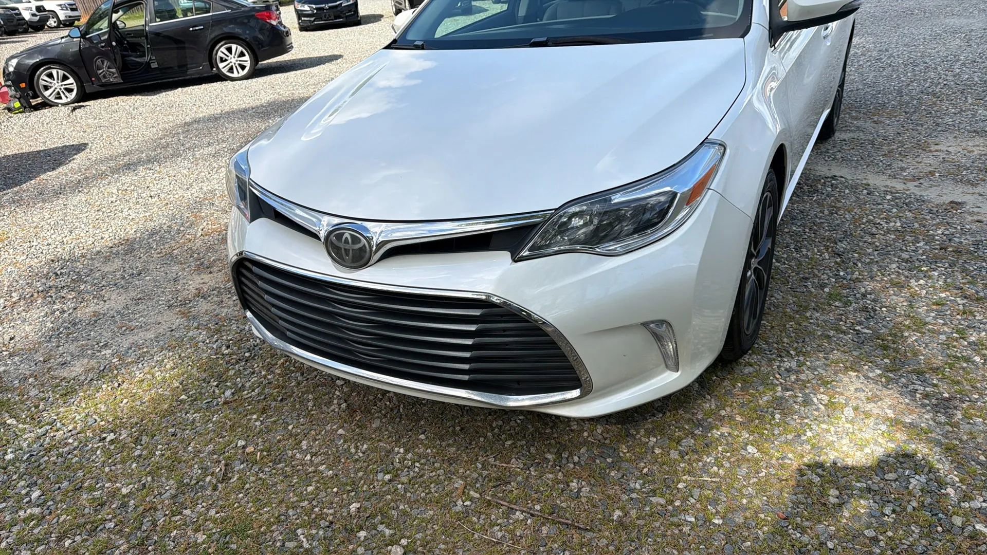 Used 2017 Toyota Avalon XLE FWD image 19