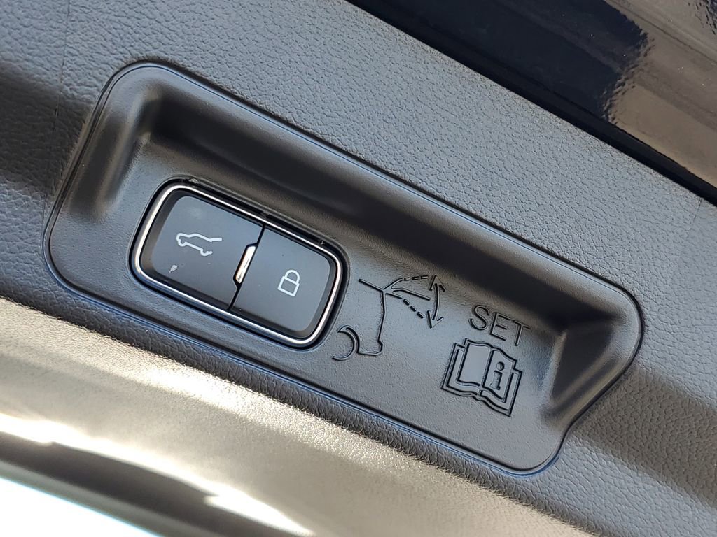 New 2026 Ford Explorer Active w/ Active Comfort Package image 35