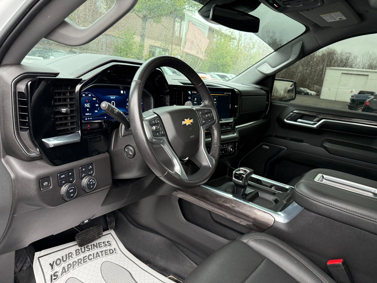 Used 2022 Chevrolet Silverado 1500 LTZ w/ LTZ Premium Package image 13
