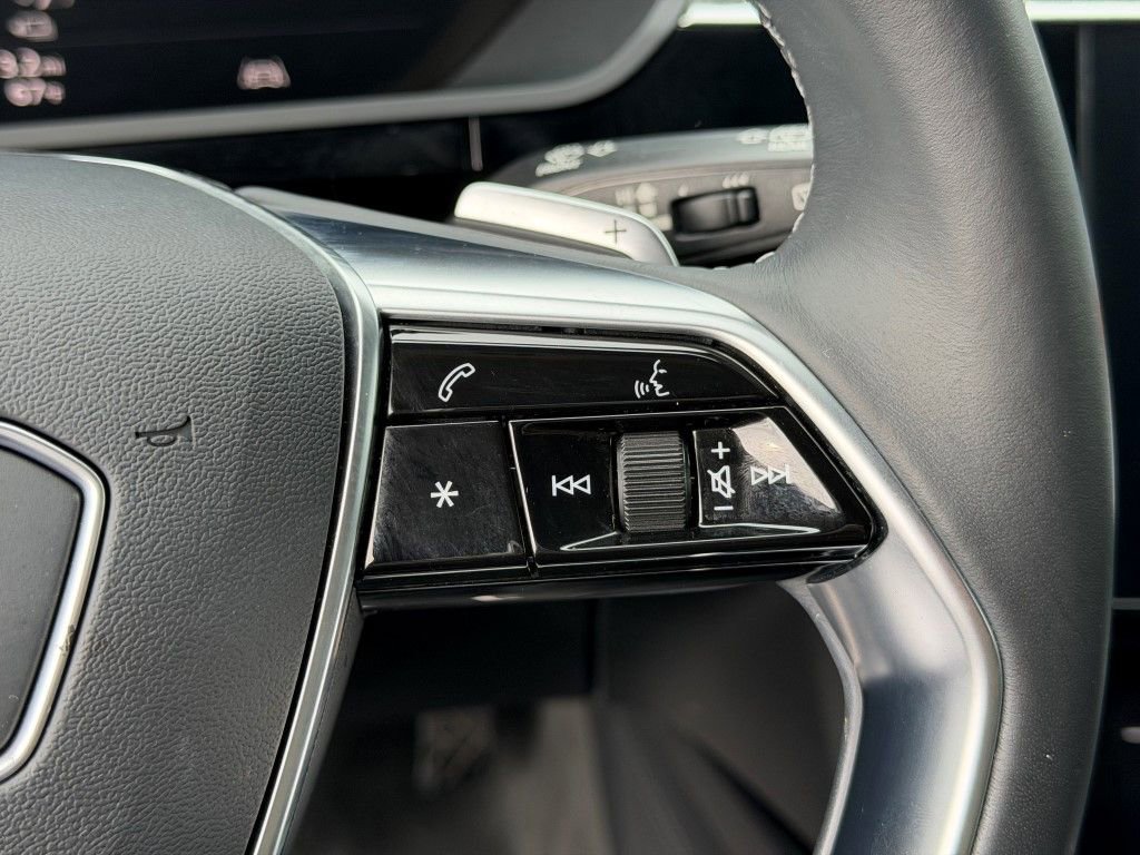 Certified 2022 Audi e-tron Premium image 26