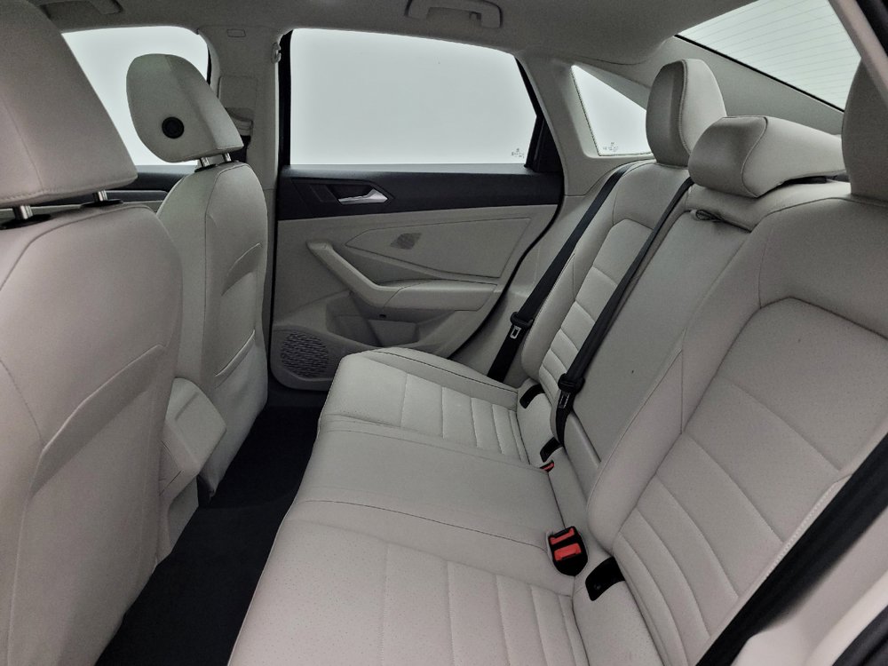 Used 2024 Volkswagen Jetta SE FWD image 18
