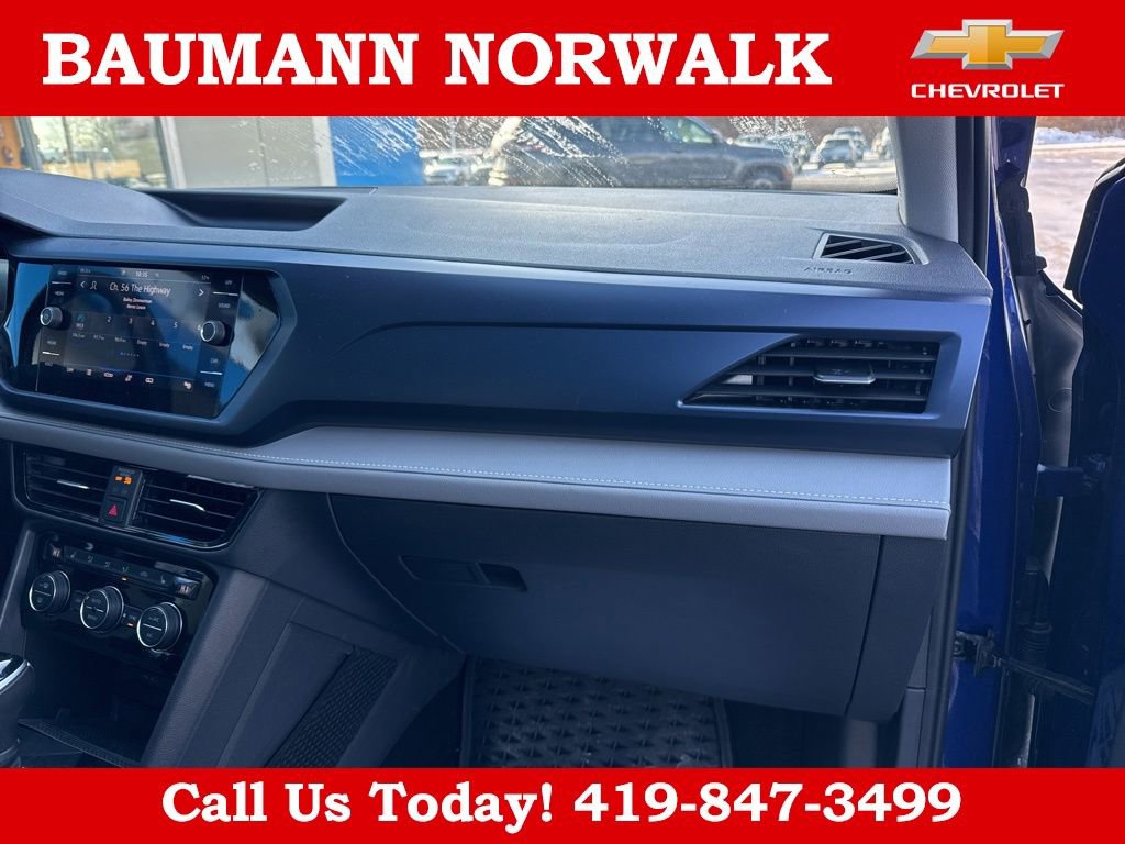 Used 2024 Volkswagen Taos SE w/ Panoramic Sunroof Package image 26