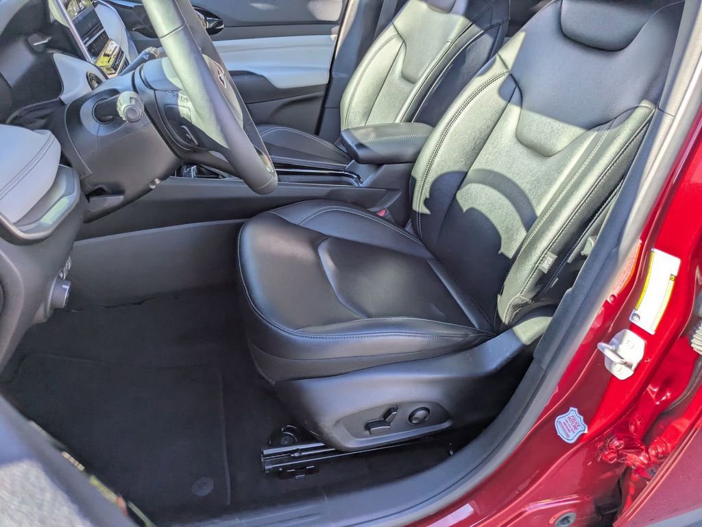 Used 2025 Jeep Compass Limited image 14