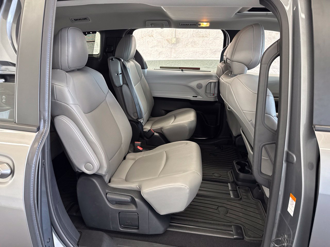 Certified 2026 Toyota Sienna XLE FWD image 45