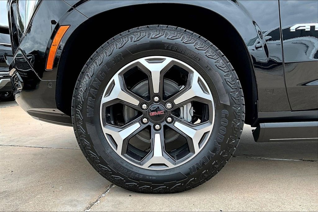 New 2026 GMC Yukon AT4 Ultimate w/ LPO, Floor Liner Package AWD/4WD image 29