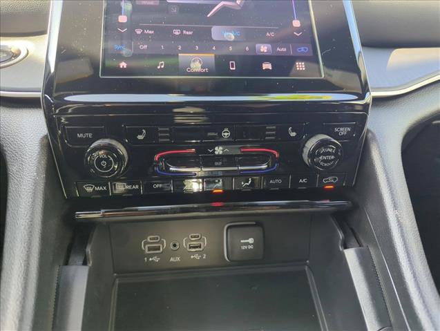 New 2025 Jeep Grand Cherokee Altitude image 11