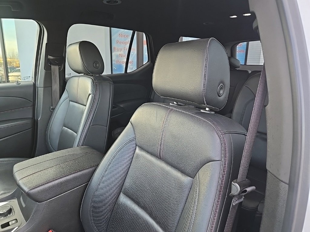 Used 2022 Chevrolet Traverse RS image 33