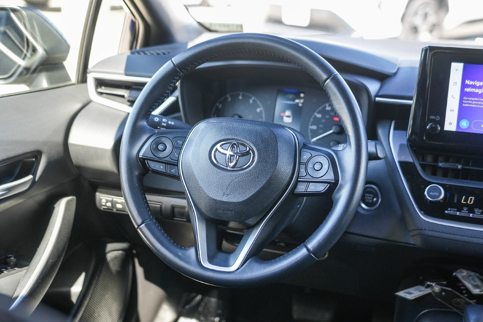 Certified 2024 Toyota Corolla SE w/ SE Premium Package FWD image 15