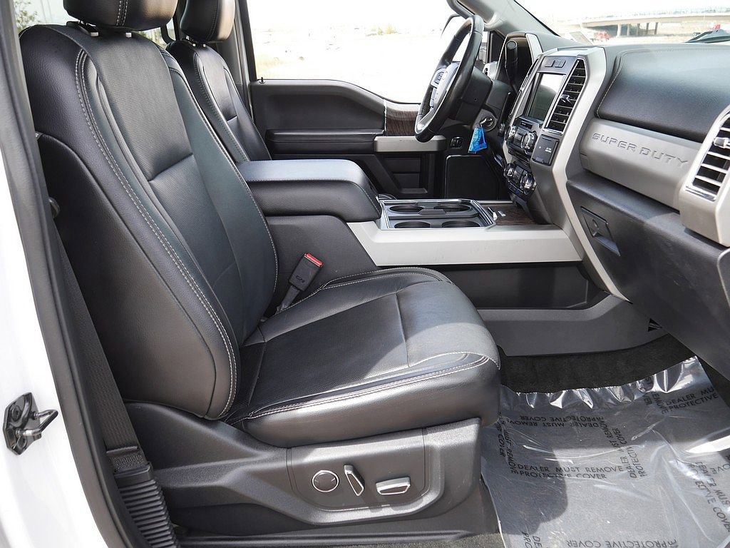Used 2017 Ford F250 Lariat w/ Lariat Value Package AWD/4WD image 57
