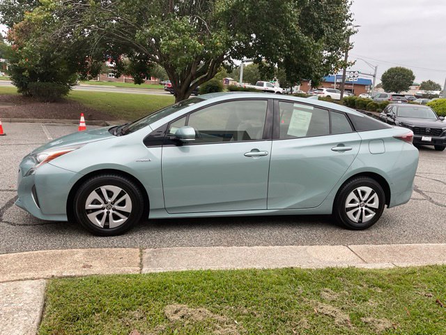Used 2018 Toyota Prius Two w/ Prius Two Safety Plus Package FWD image 5