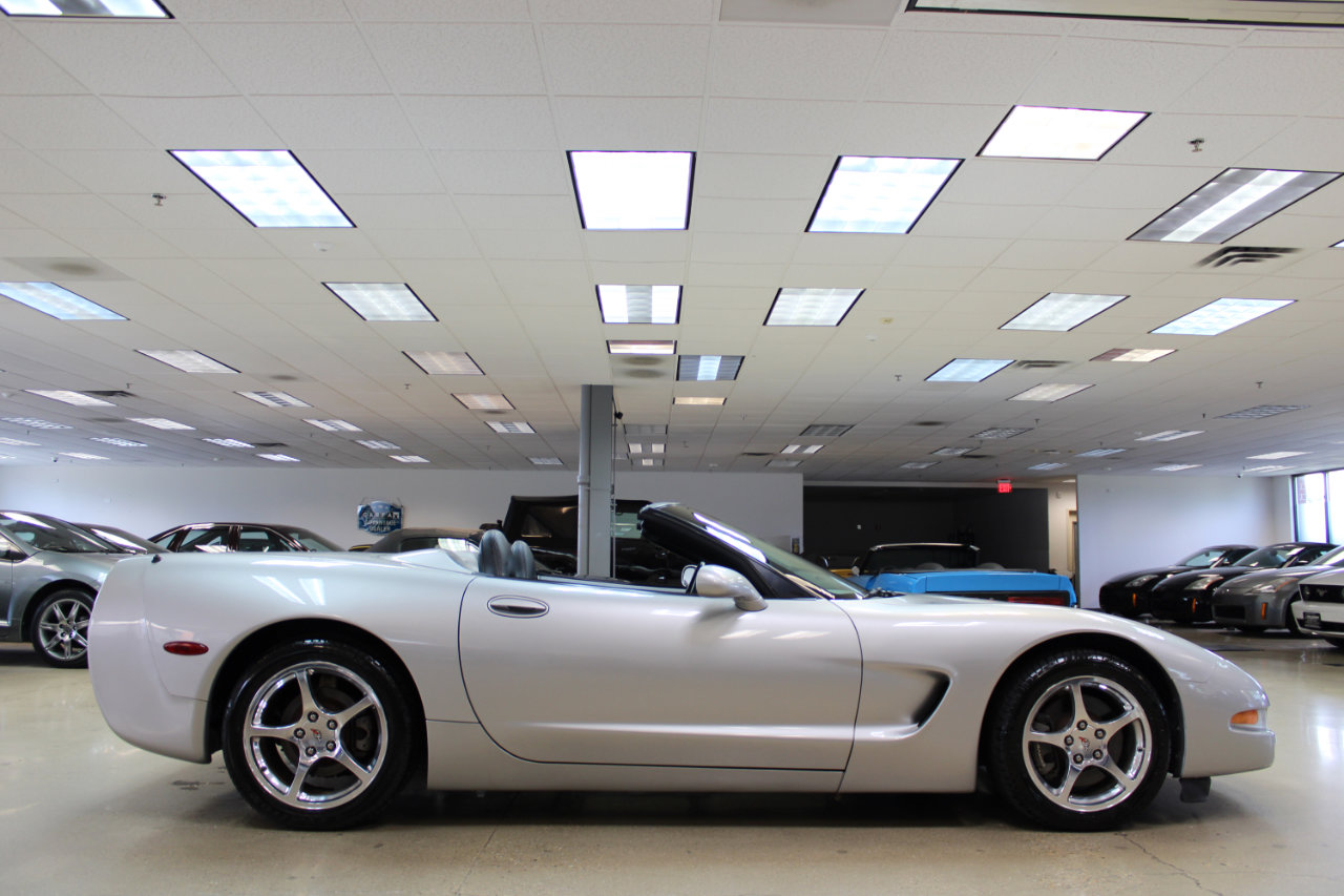 Used 2004 Chevrolet Corvette Convertible w/ Preferred Equipment Group image 38