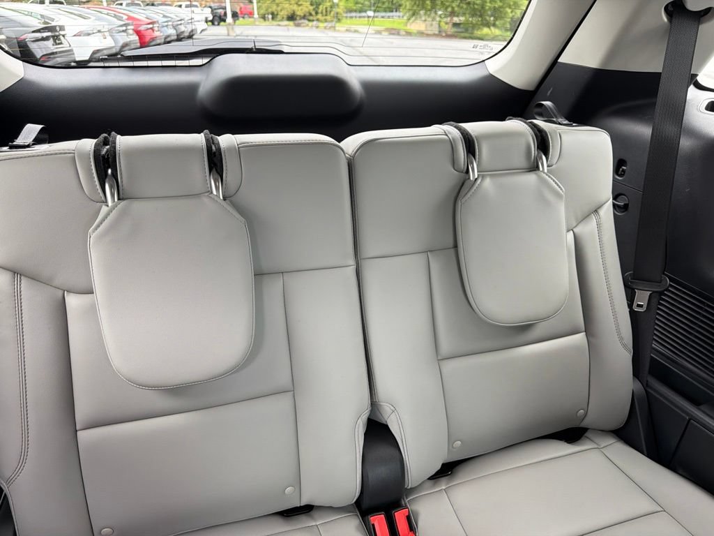 Used 2025 Ford Explorer Active w/ Active Comfort Package AWD/4WD image 13
