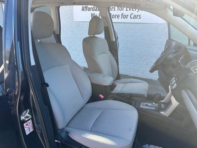 Used 2017 Subaru Forester 2.5i Premium w/ All-Weather Package image 11