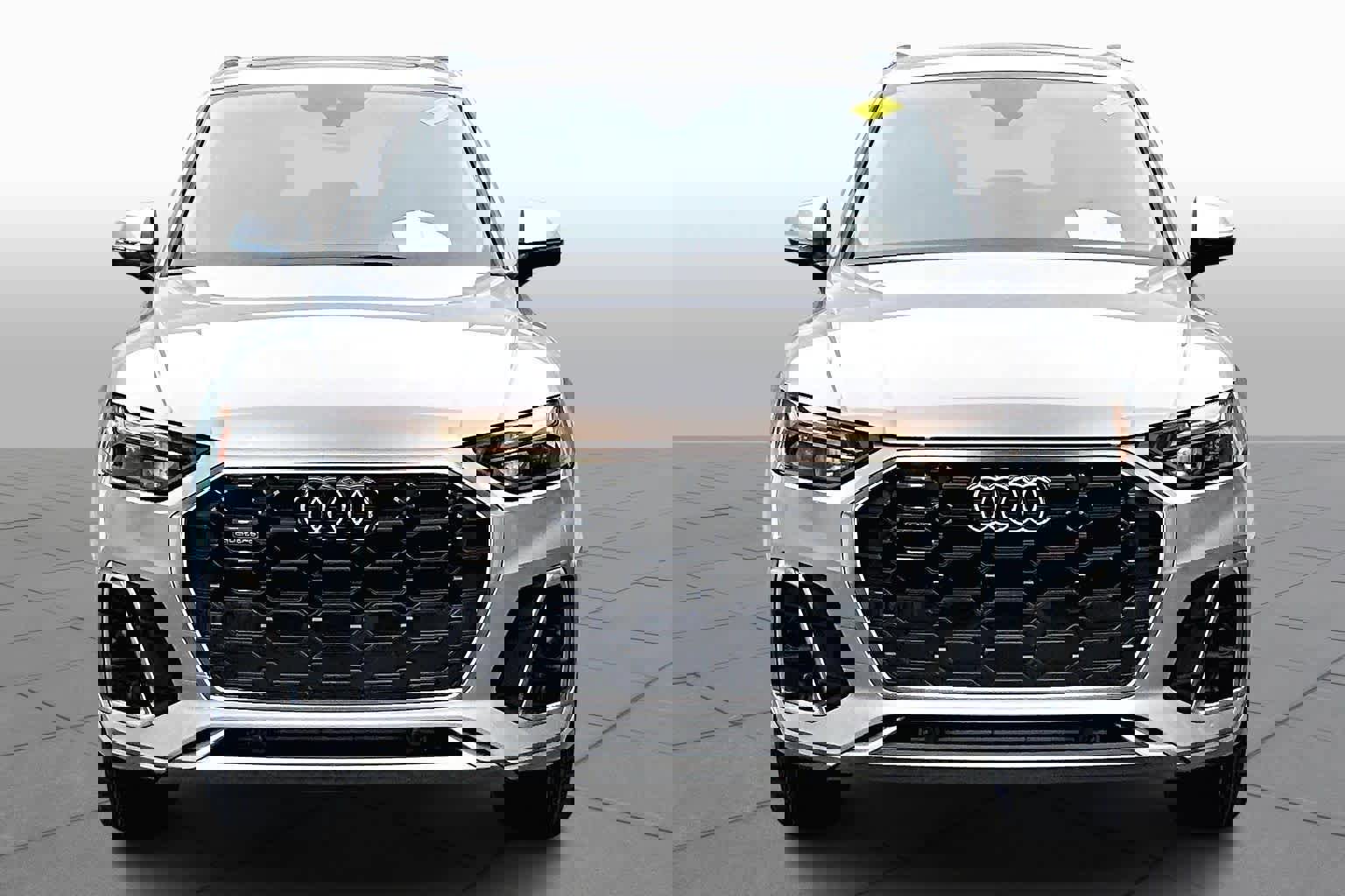 Used 2023 Audi Q5 2.0T Premium w/ Convenience Package image 3