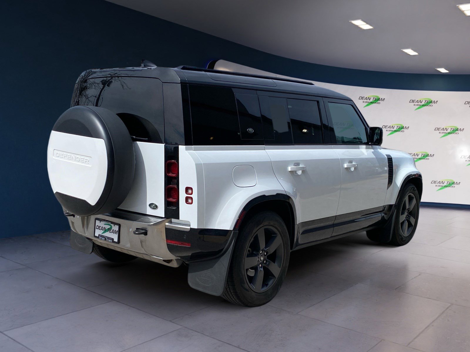 Used 2023 Land Rover Defender 110 S image 7