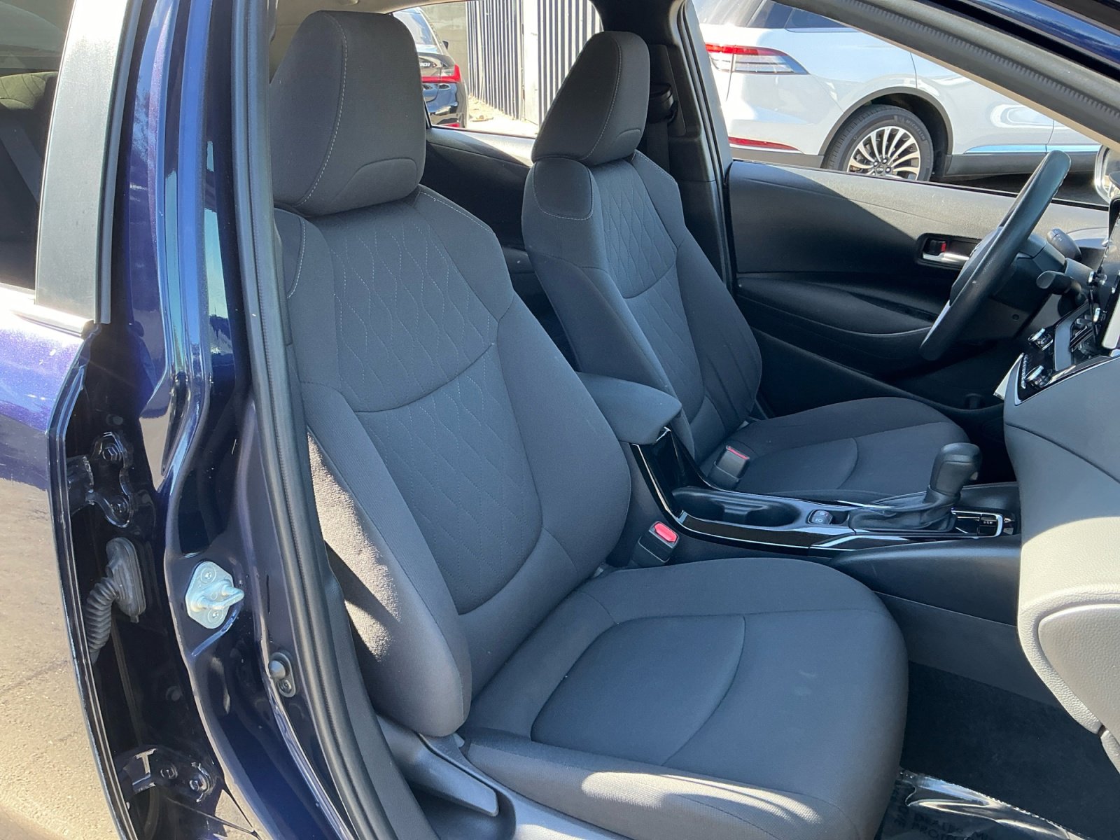 Used 2021 Toyota Corolla LE w/ Carpet Mat Package (TMS) image 19