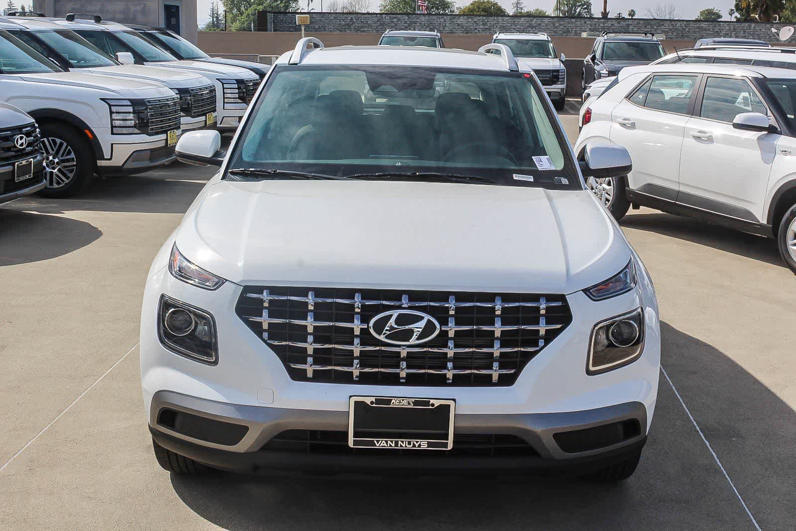 New 2026 Hyundai Venue SEL FWD image 2