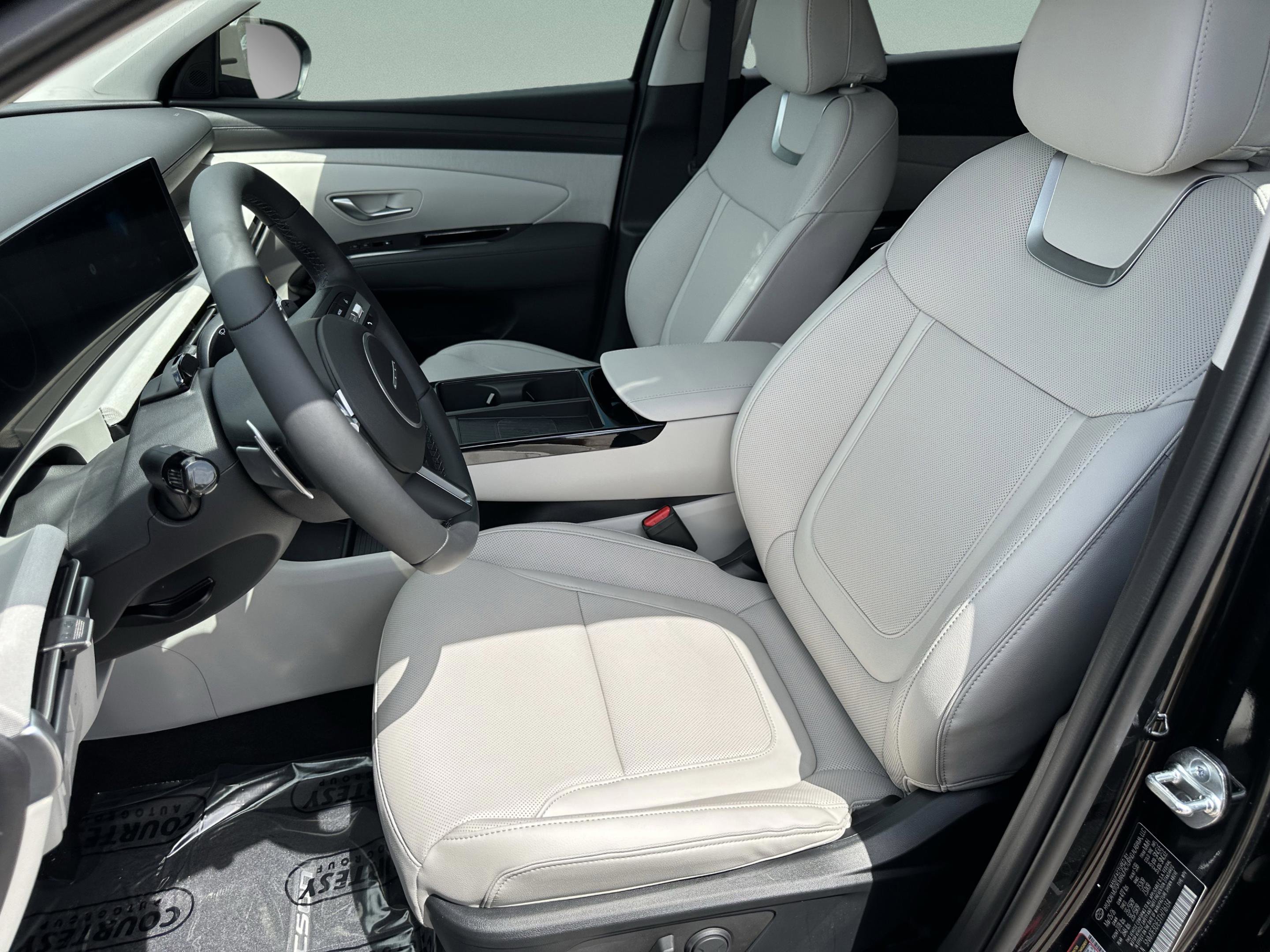 New 2026 Hyundai Tucson Limited FWD image 16