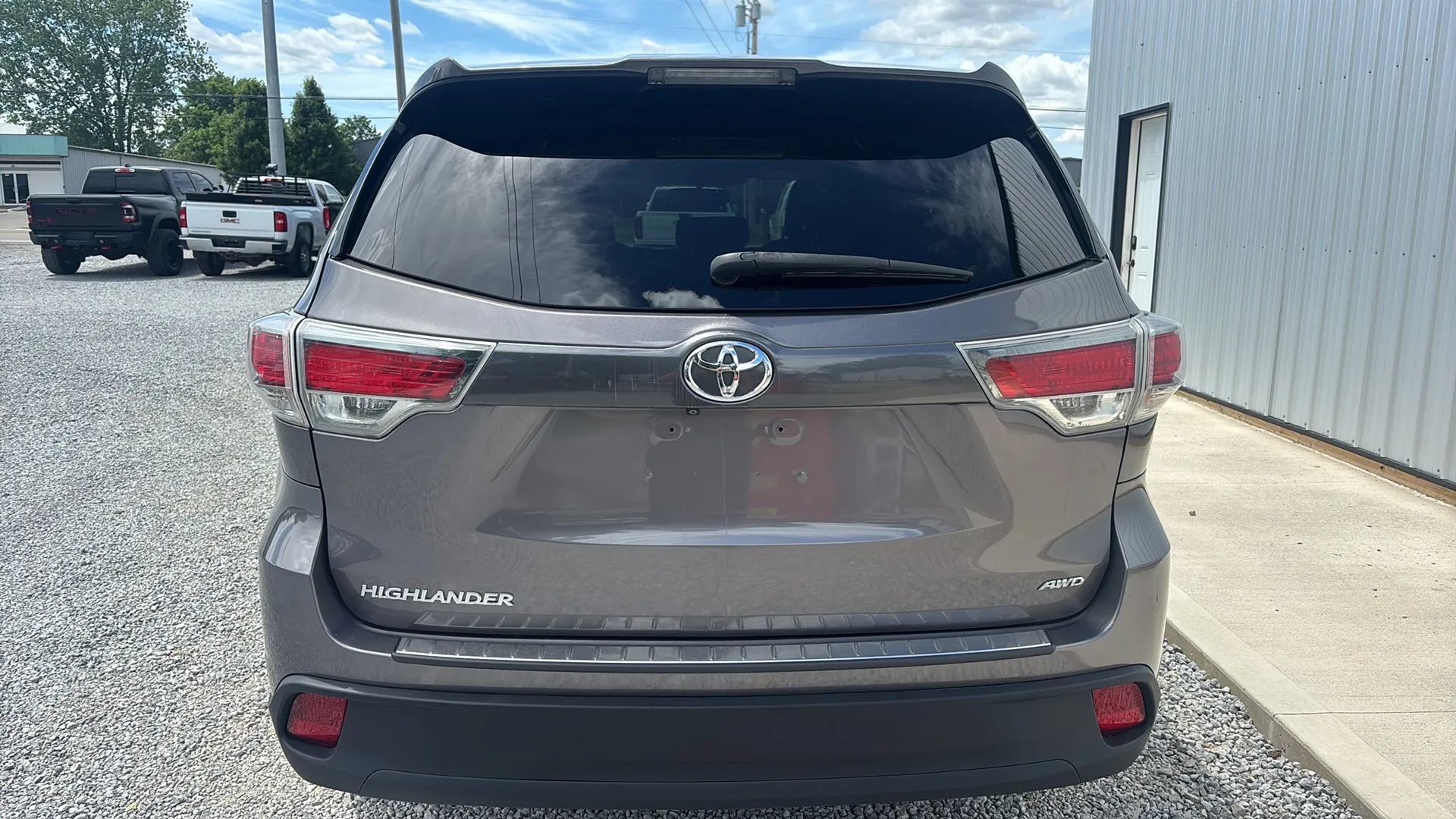 Used 2016 Toyota Highlander LE w/ Protection Package #3 AWD/4WD image 4