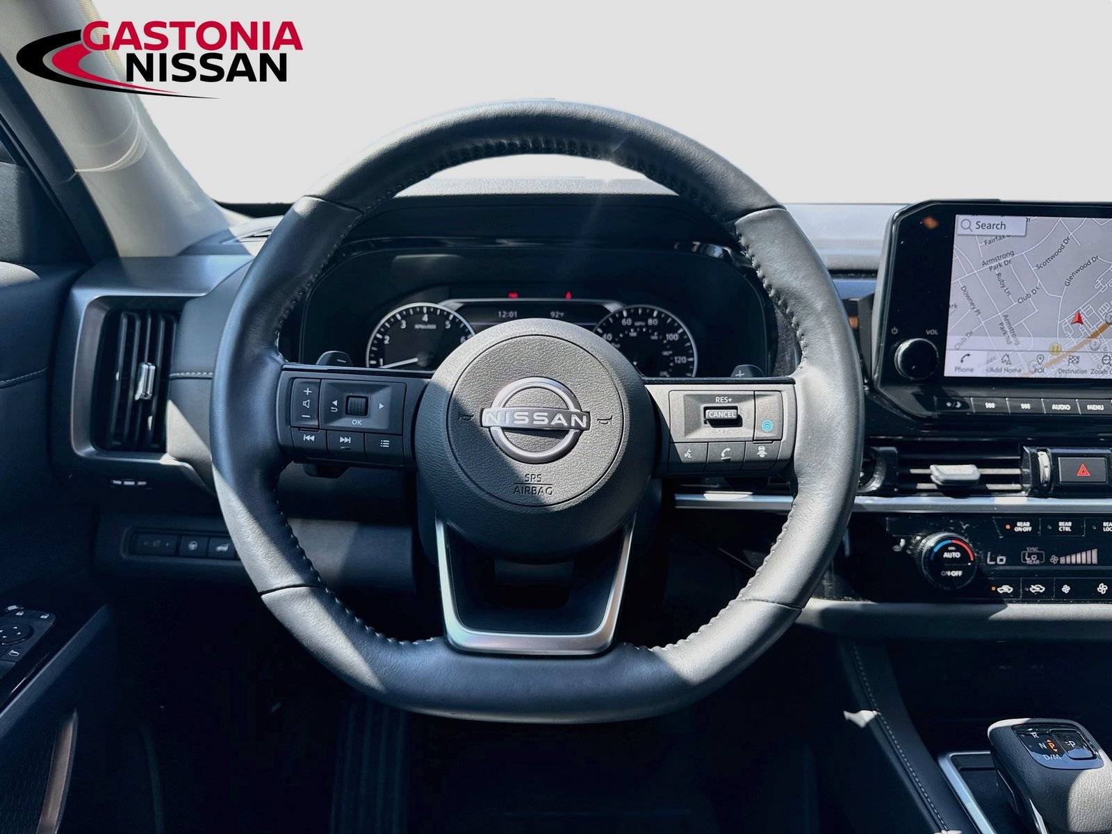 Used 2025 Nissan Pathfinder SL w/ Black Appearance Package FWD image 31
