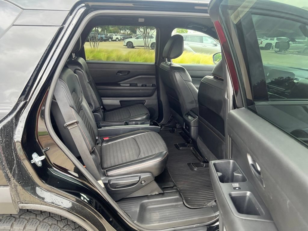 Used 2024 Nissan Pathfinder Rock Creek AWD/4WD image 17
