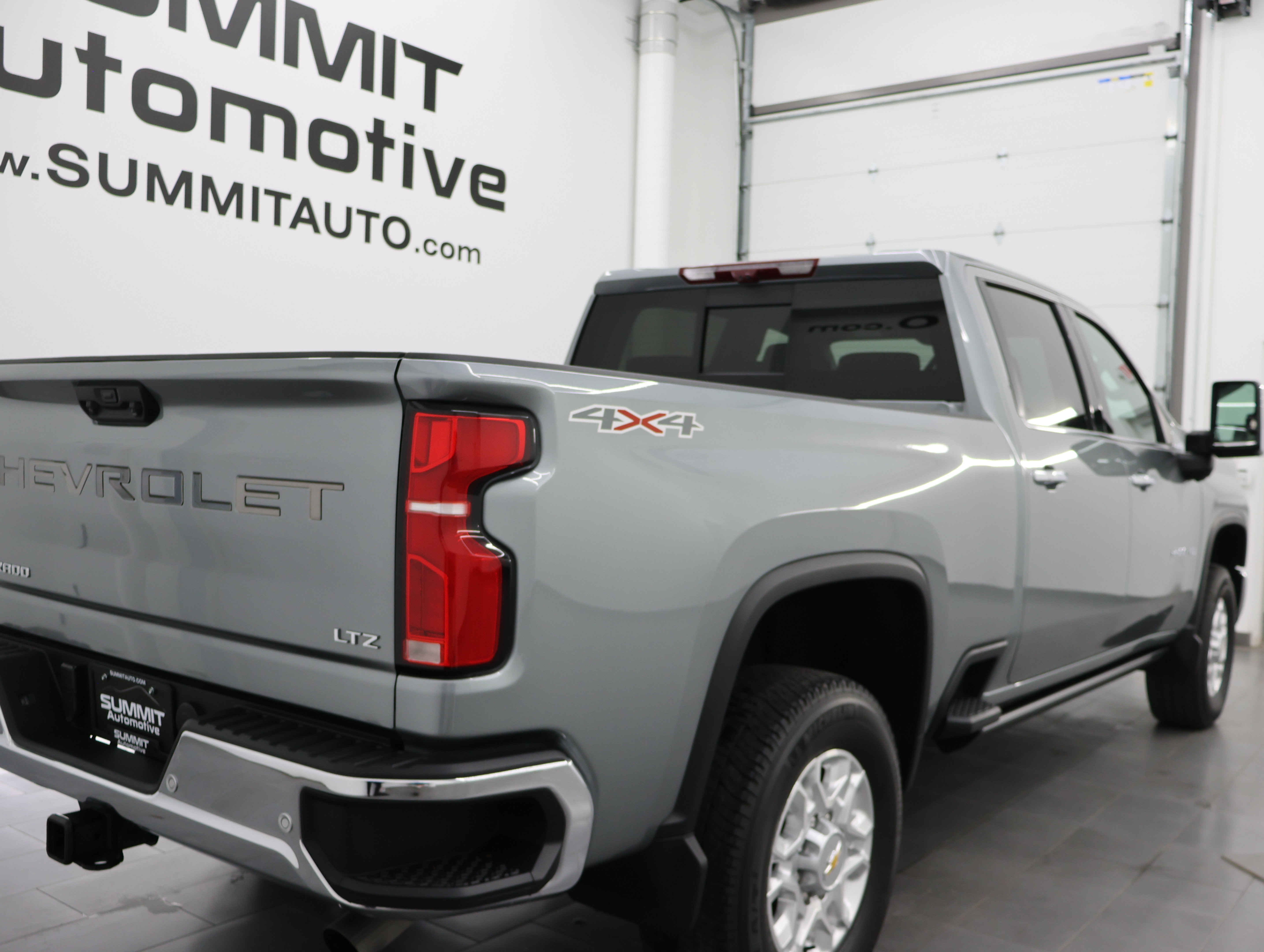 Used 2024 Chevrolet Silverado 2500 LTZ w/ LTZ Premium Package AWD/4WD image 4