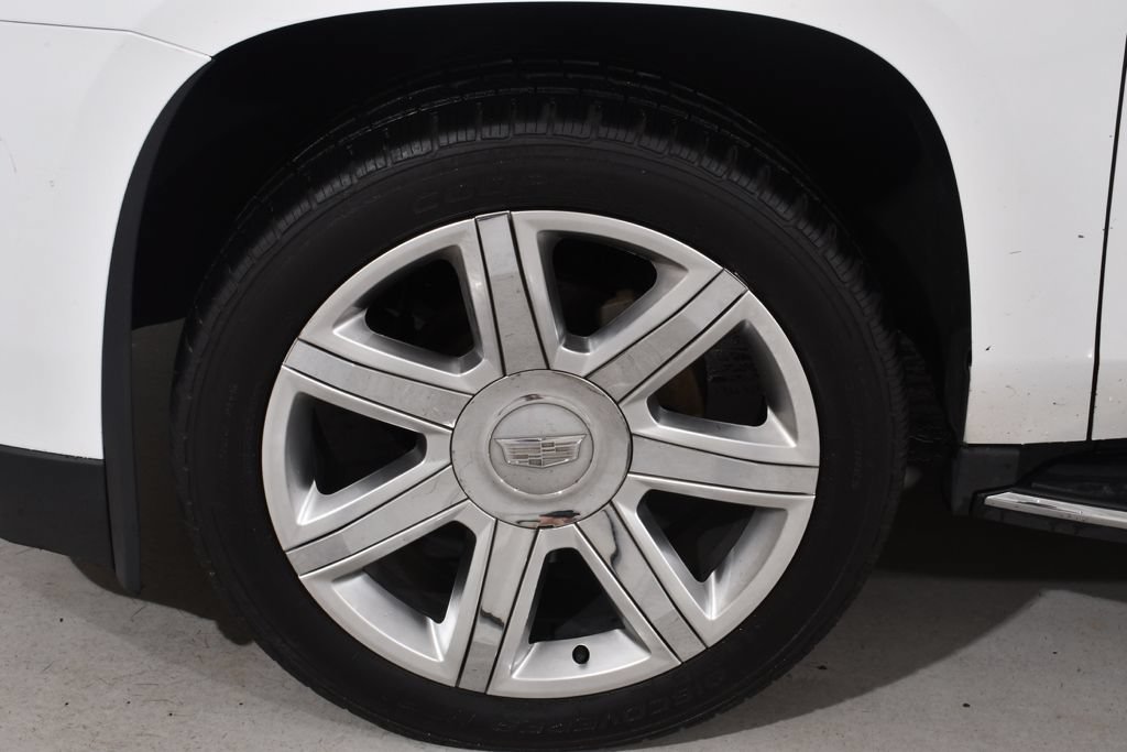 Used 2018 Cadillac Escalade Luxury AWD/4WD image 23