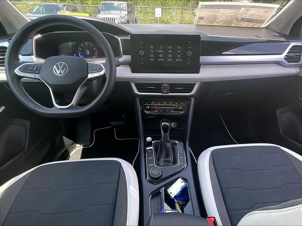 New 2026 Volkswagen Taos SE AWD/4WD image 11