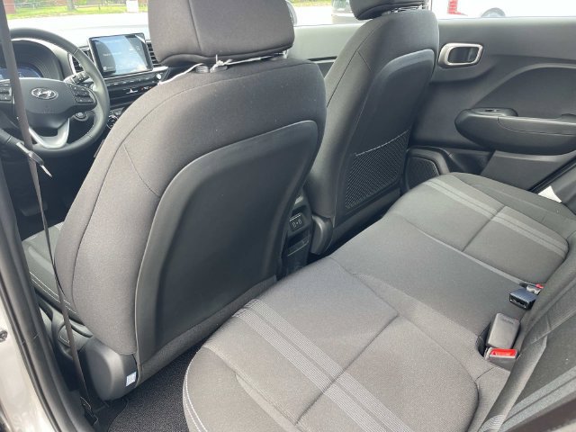 New 2026 Hyundai Venue SEL FWD image 18