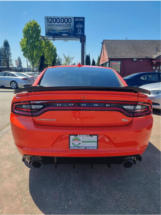 Used 2018 Dodge Charger R/T RWD image 4
