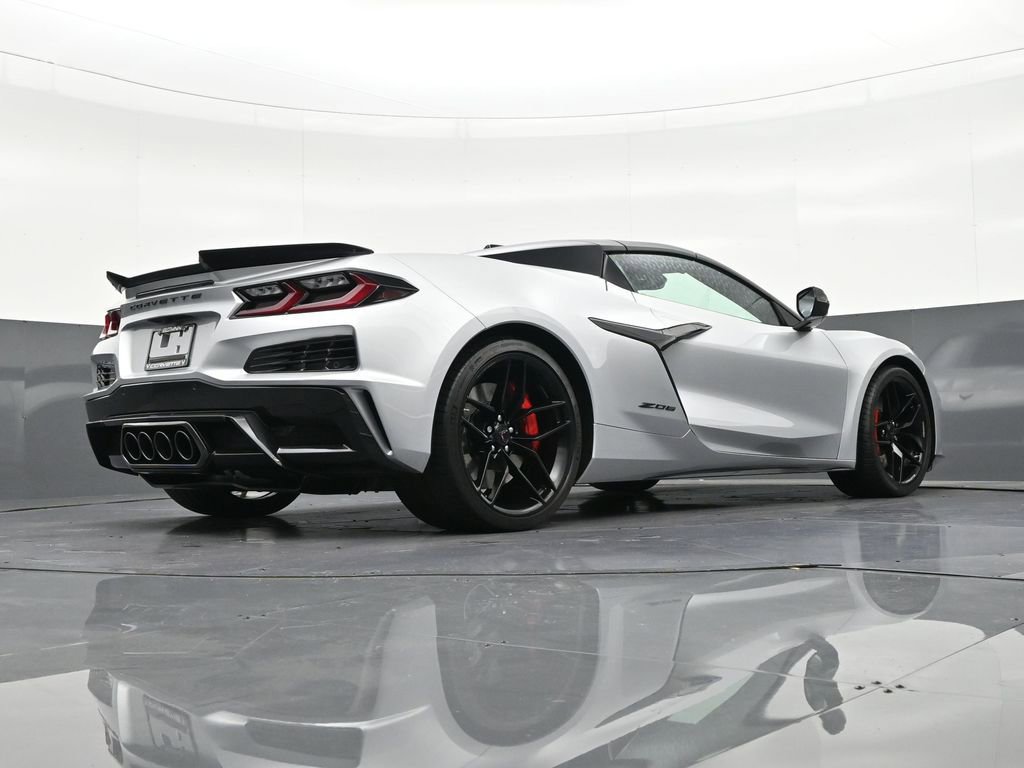 Used 2026 Chevrolet Corvette Z06 w/ Stealth Interior Trim Package image 26
