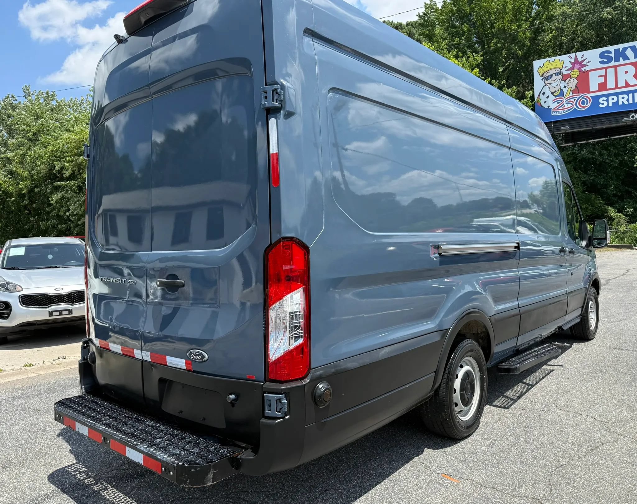 Used 2019 Ford Transit 250 148 High Roof Extended RWD image 7