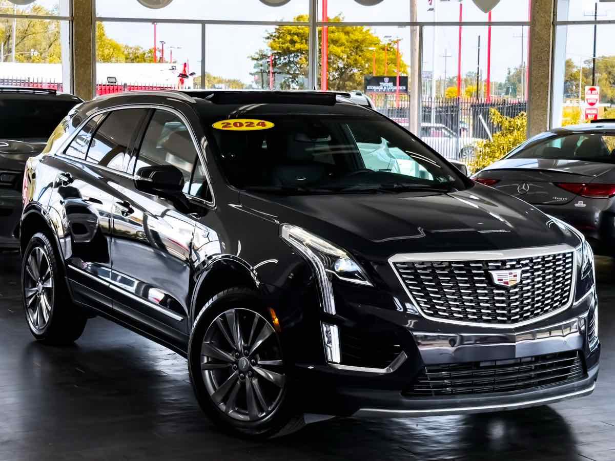Used 2024 Cadillac XT5 Premium Luxury image 2