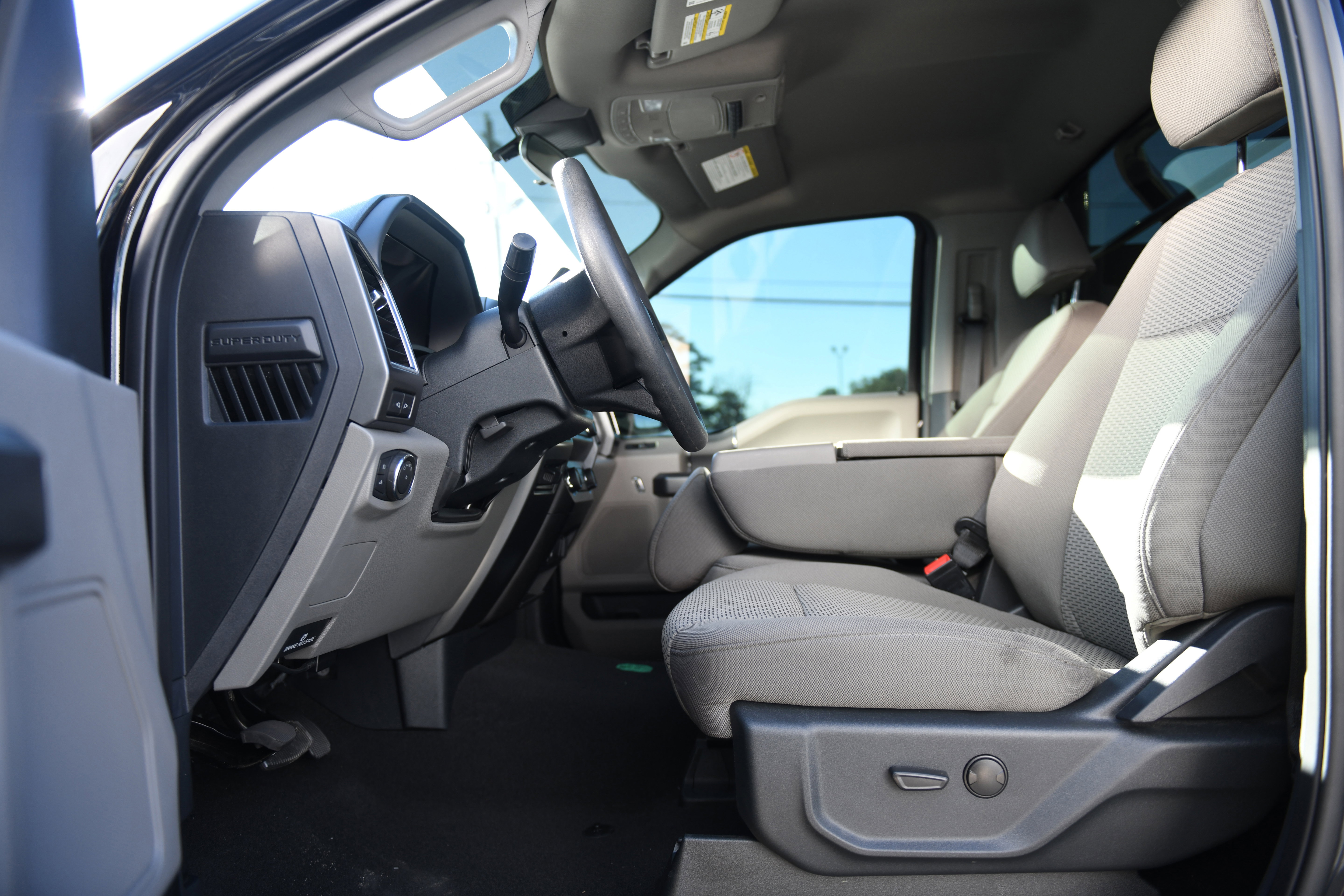 Used 2022 Ford F350 XLT w/ XLT Value Package image 21