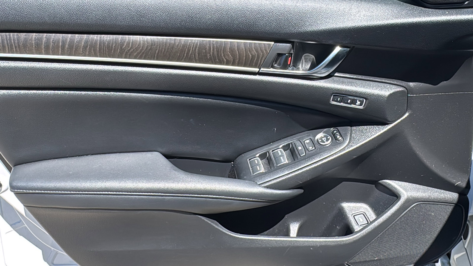 Used 2021 Honda Accord Touring image 12